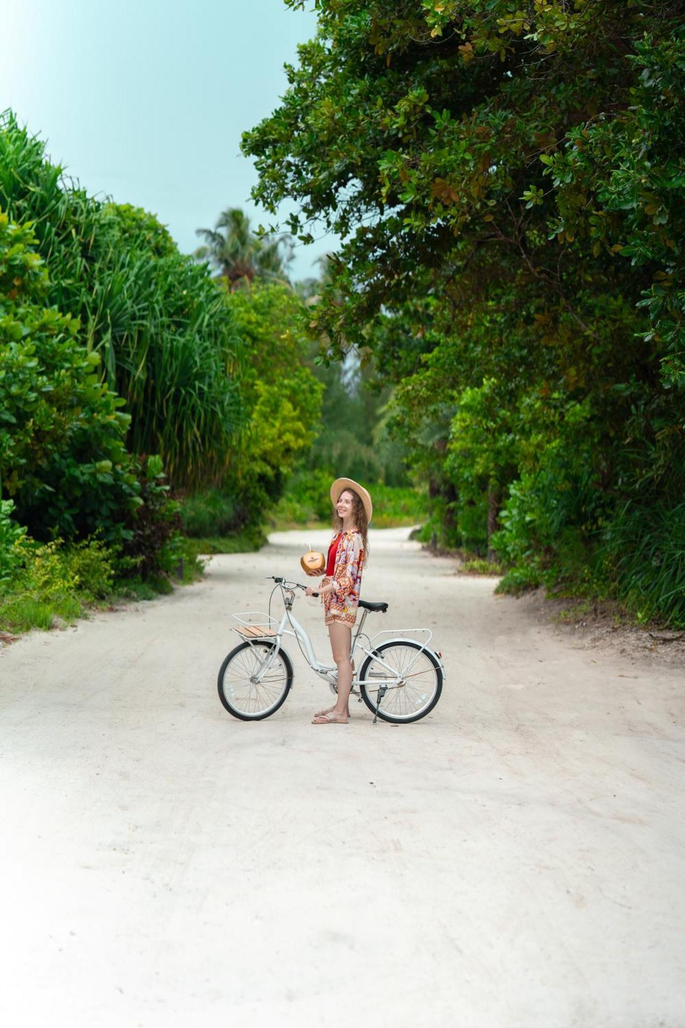 Готель Jawakara Islands Maldives Lhaviyani Atoll Екстер'єр фото